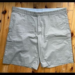Greg Norman flat front khaki shorts size 42
